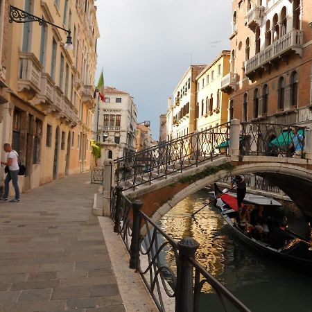 Ca Della Musica Venezia Santa Croce Apartment Bagian luar foto